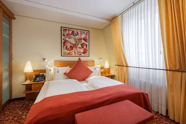 Room 54 of 132