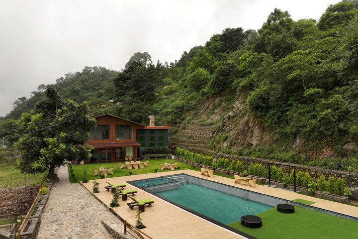 Pool 20 of 57