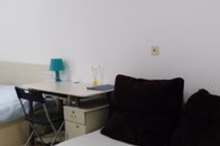 Room 16 of 37