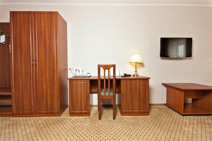Room 28 of 52