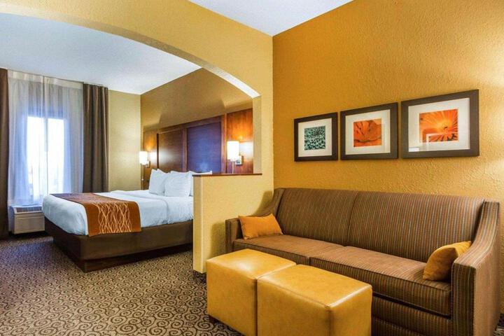 Standard Room, King or Two Doubles (1 of 2)