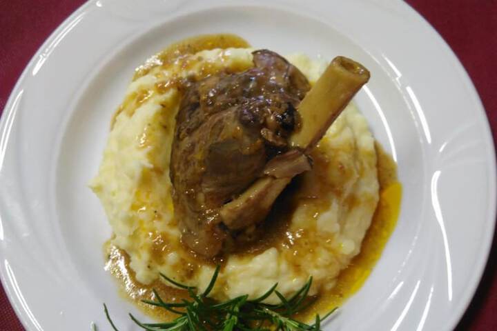 Dining 28 of 63