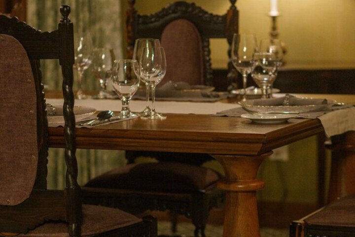 Dining 44 of 82