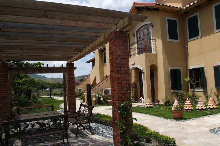 Hotel Exterior 90 of 99