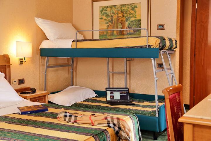 Room 7 of 36