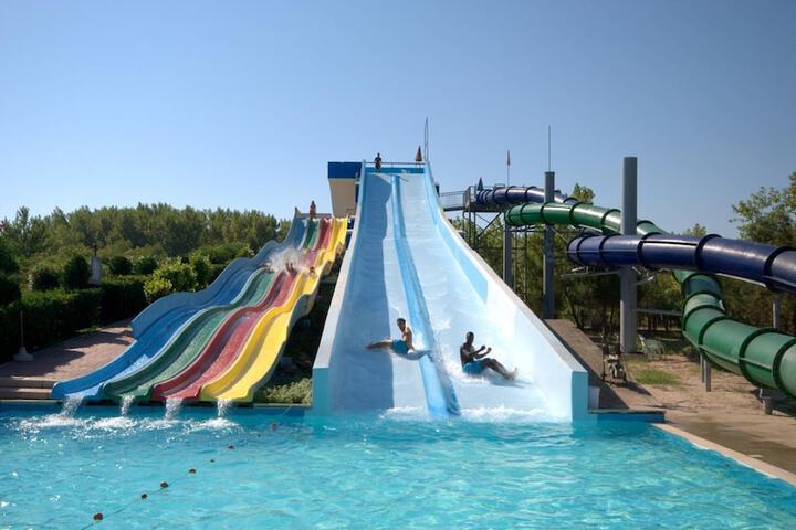 Hotel Pool