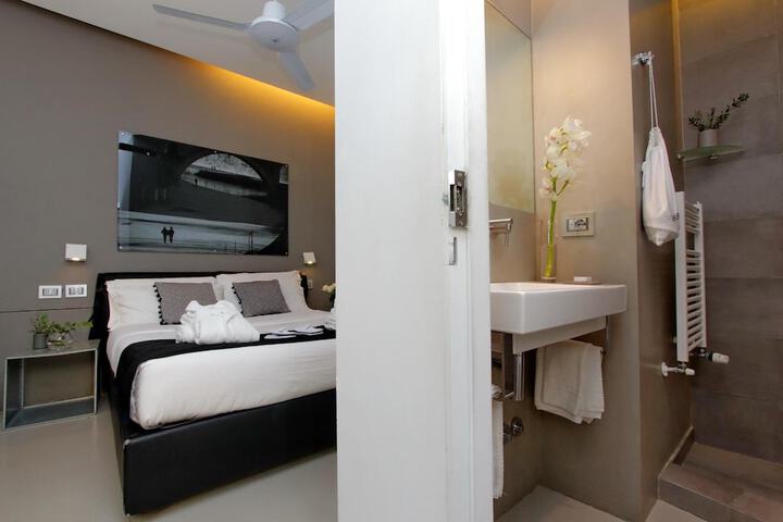 Room 18 of 33