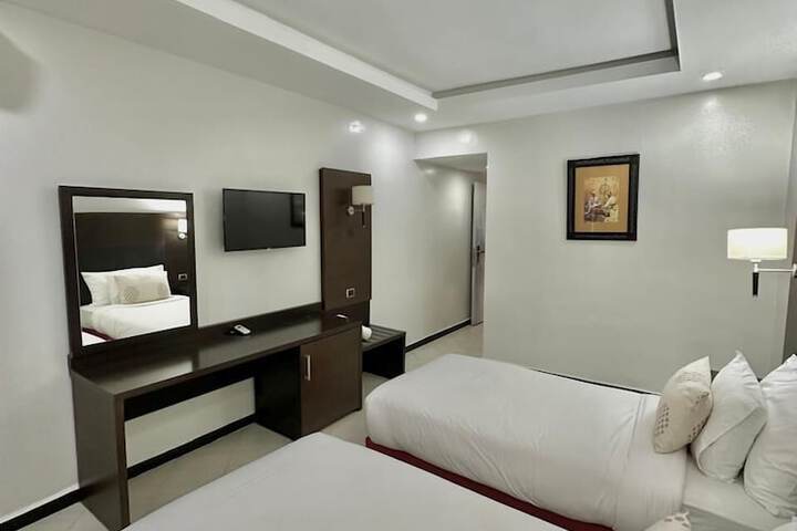 Room 17 of 41