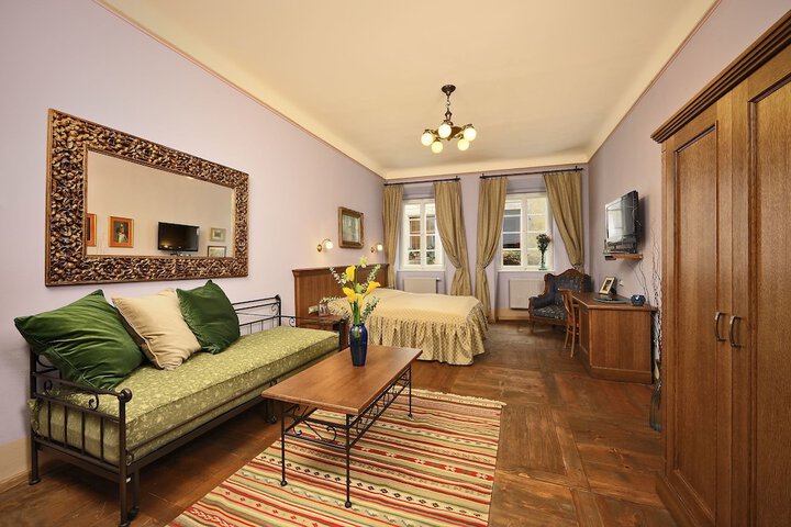 Room 6 of 39