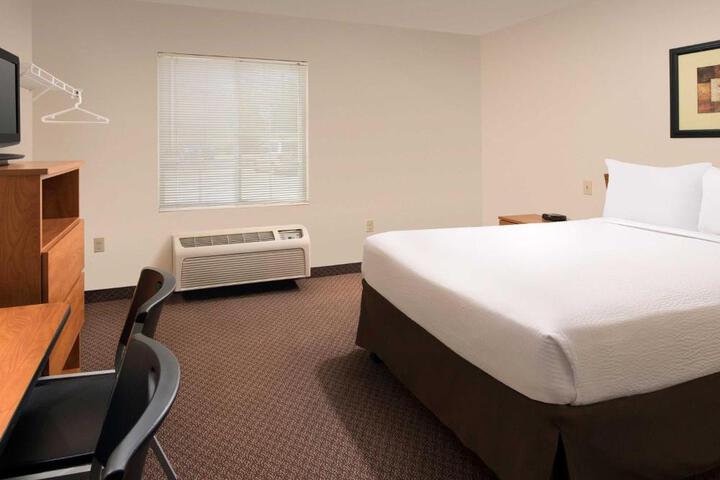2 Double Beds (8 of 9)
