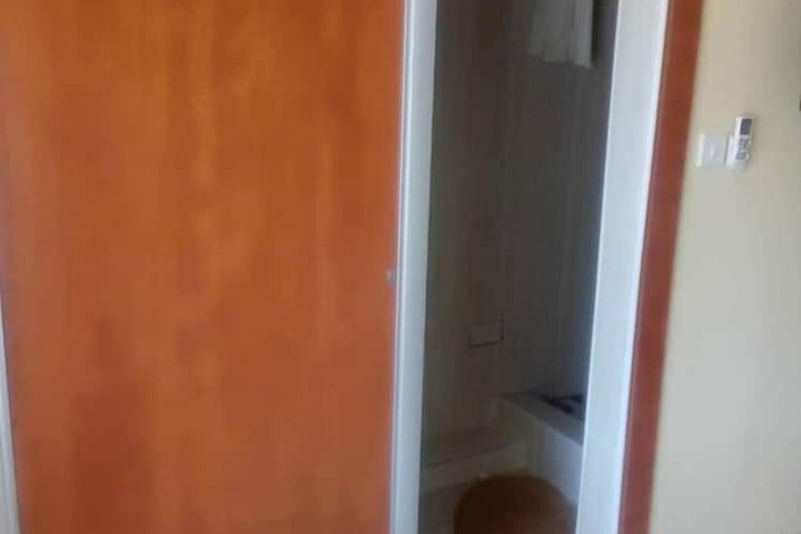 Room 9 of 37