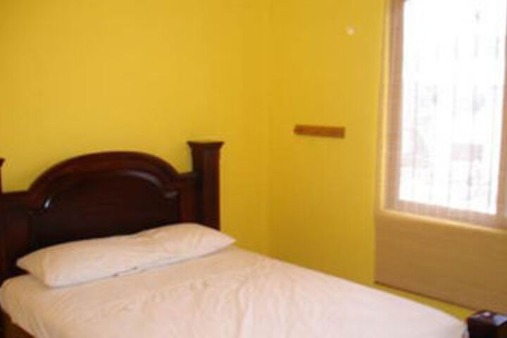 Room 4 of 7