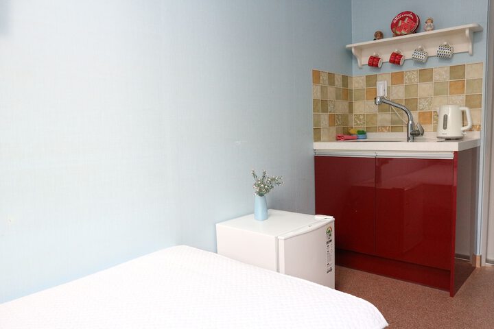 Room 27 of 100