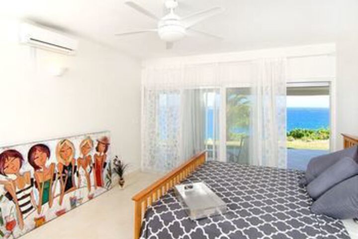 Room 6 of 25