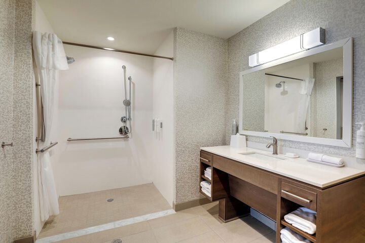 1 King Accessible Tub Studio Suite (3 of 31)