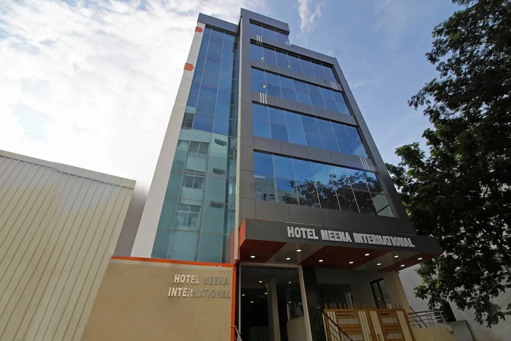 OYO 40807 Hotel Meena International