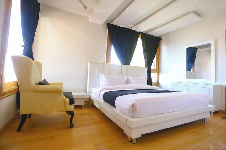 Room 3 of 25