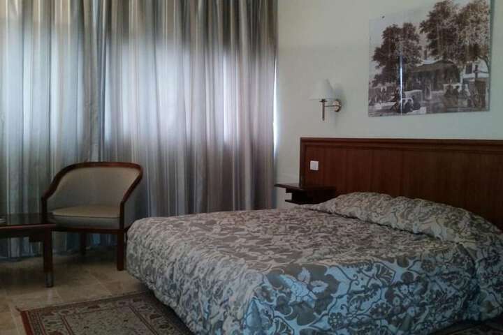 Room 7 of 13