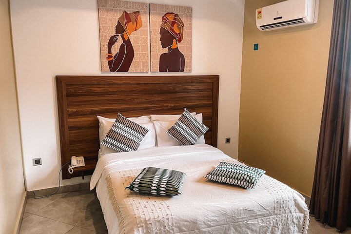 Room 12 of 23