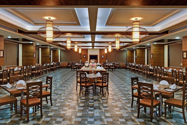 Dining 18 of 27