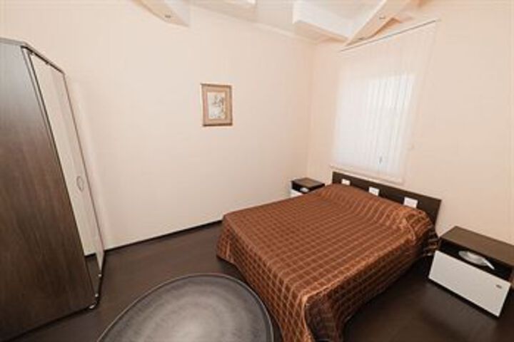 Room 15 of 49