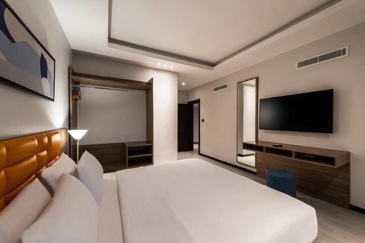 Room 13 of 15