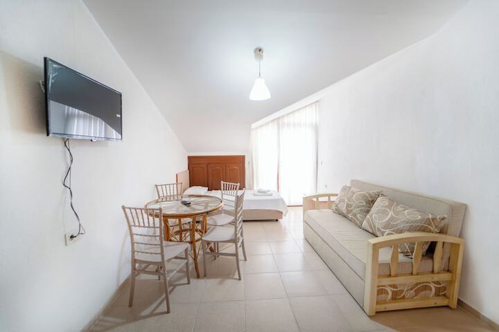 Room 16 of 48