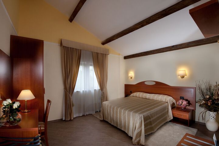 Room 21 of 119