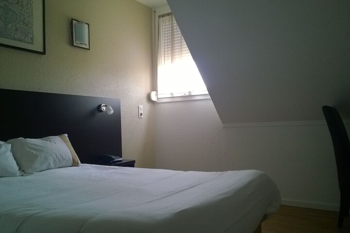 Room 13 of 29