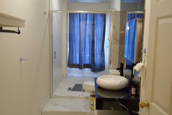 Room 10 of 11