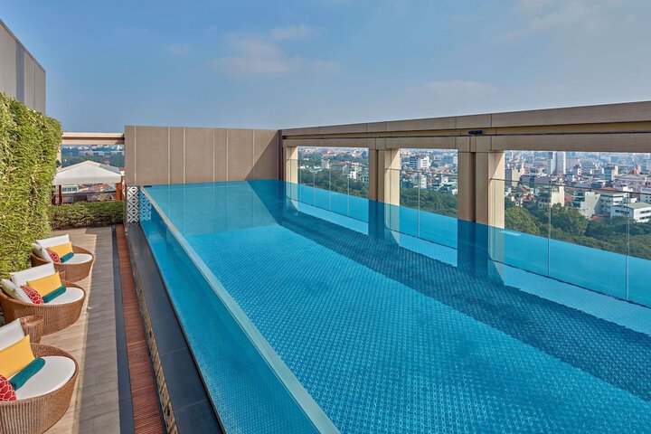 Pool 57 of 157