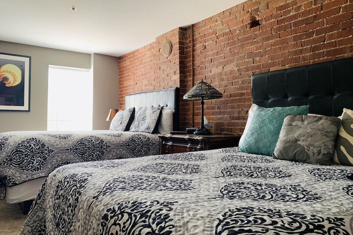 Room 10 of 36