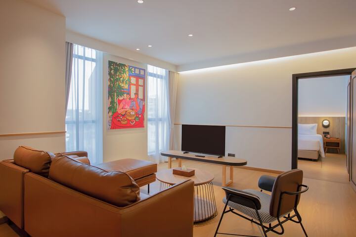 Room 106 of 180