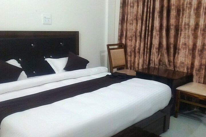 Room 4 of 14