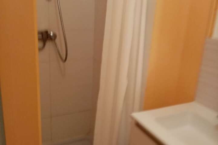 Room 8 of 14