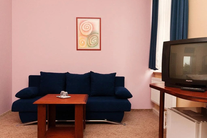 Room 5 of 13
