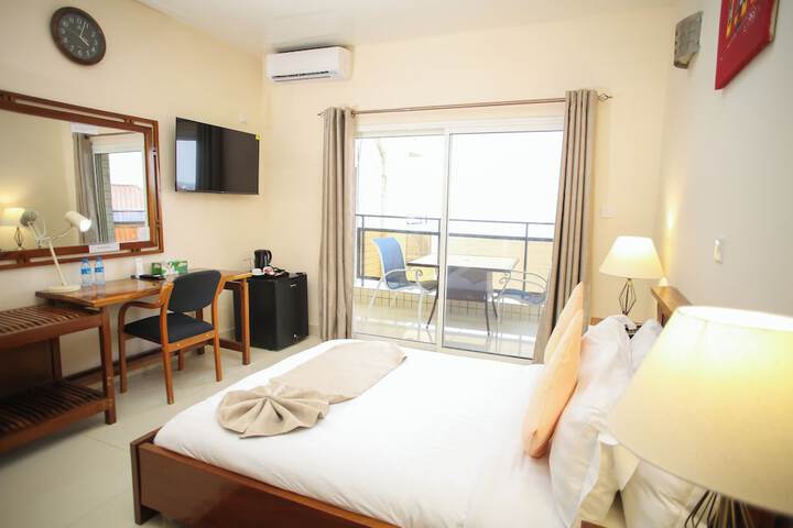 Room 4 of 67