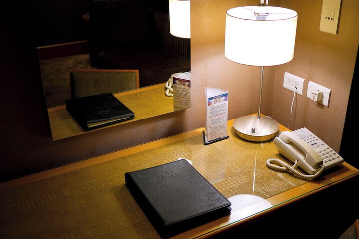 Room 15 of 40