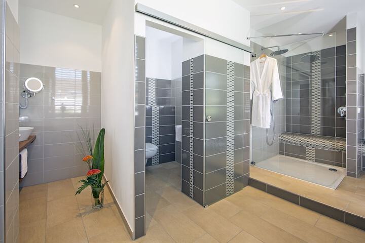 Clean Restrooms