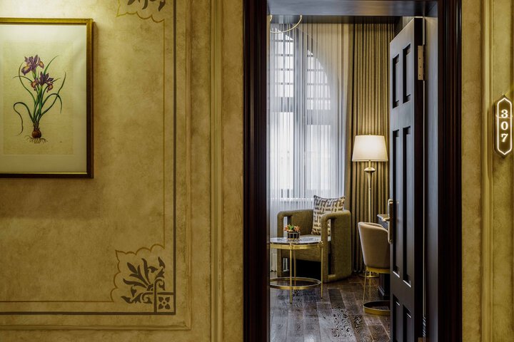 Room 20 of 97