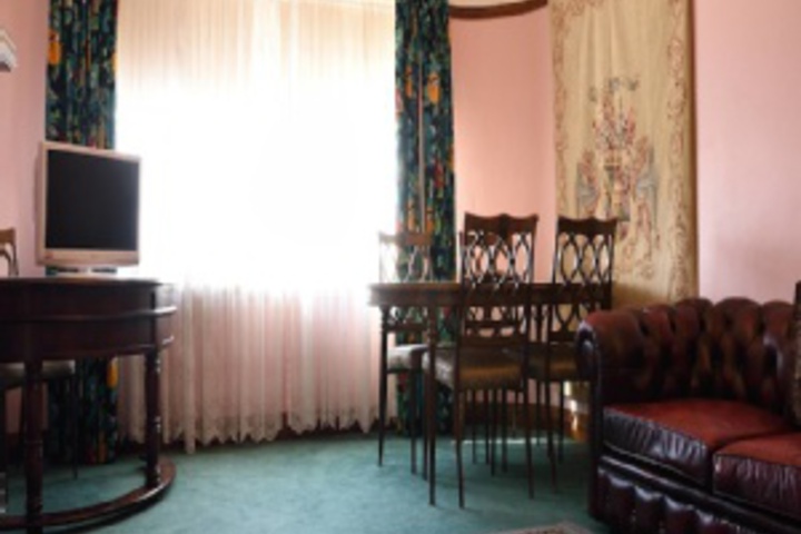 Room 152 of 360
