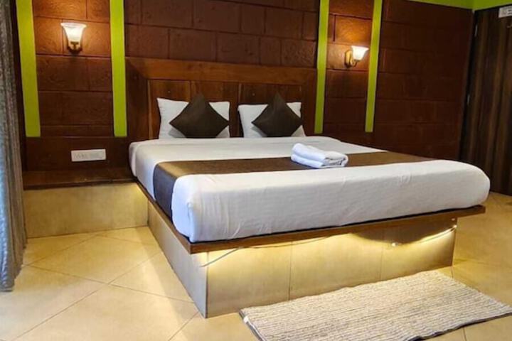 Room 3 of 62