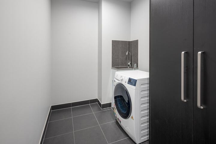 Laundry 33 of 38