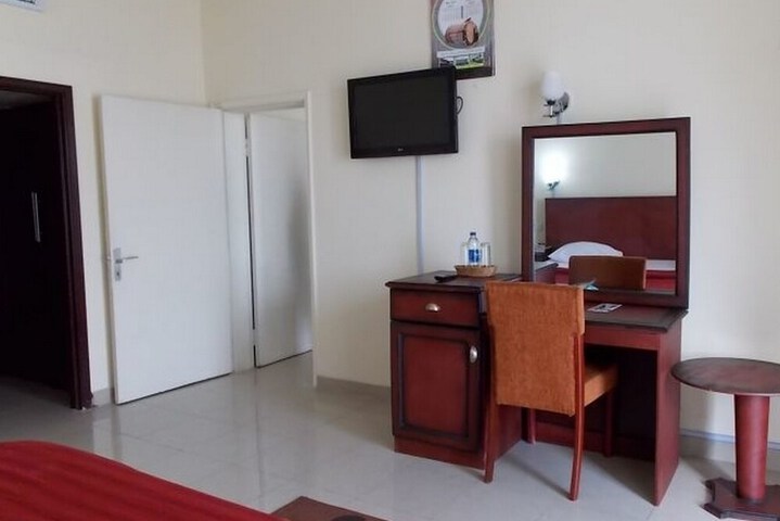 Room 18 of 27
