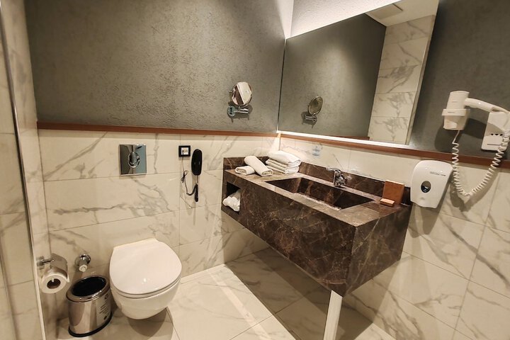 Clean Restrooms
