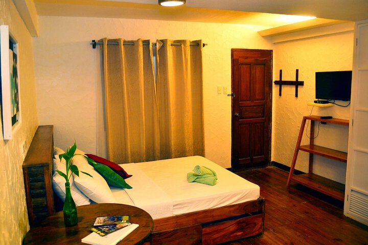 Room 12 of 37