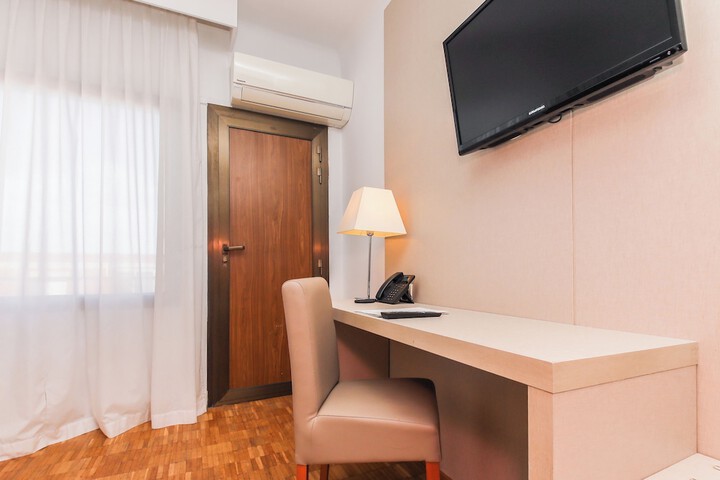 Room 13 of 61