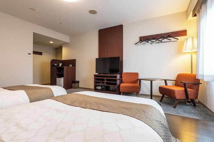 Room 10 of 49