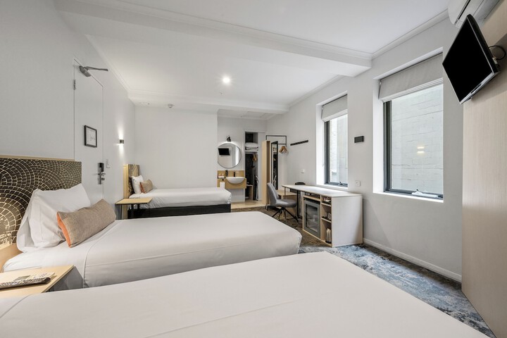 Room 28 of 65