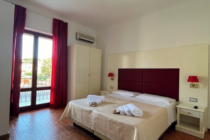 Room 18 of 27